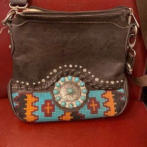 Sold!!! Montana West crossbody purse